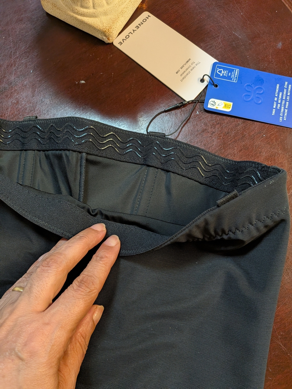 Honeylove High-Waist Shaping Shorts in Black - Picture 4 of 11